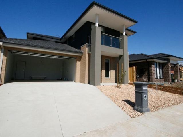 Family House with a Nice Layout in Point Cook for Lease!
