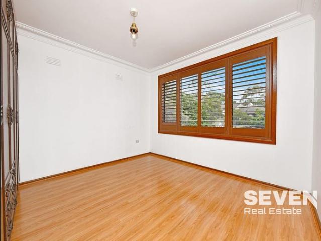FAMILY HOUSE WITH GREAT LOCATION
