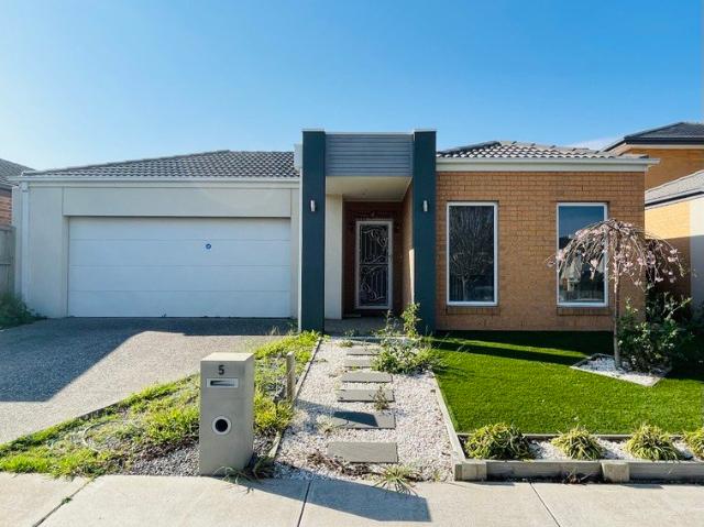 Family House with Prestige Location!
