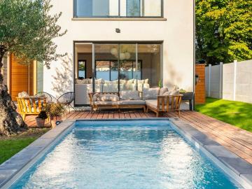 Family house with swimming pool
