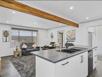 Triabunna, Little Swanport - Garden, Parking