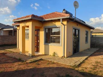 Family home to Rent Platinum Park Estate