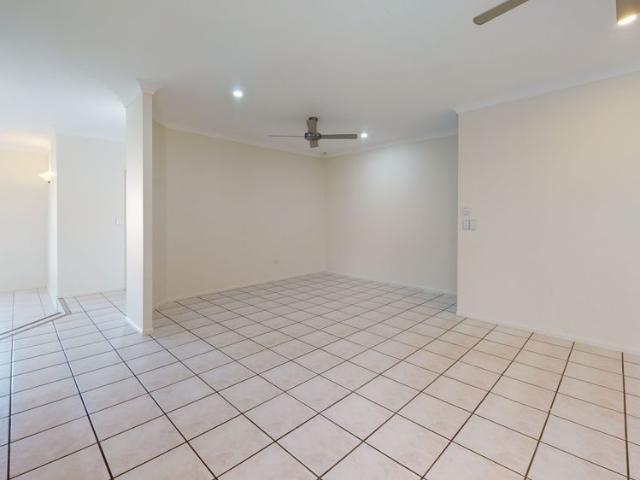 Family Home Tucked away in Kirwan!