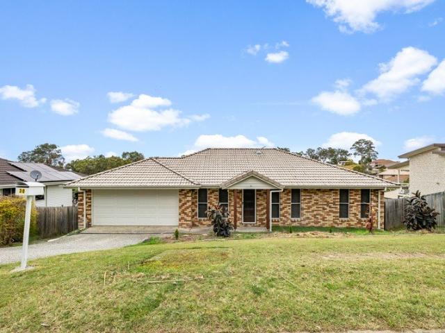 FAMILY HOME WAITING FOR YOU TO MOVE IN!