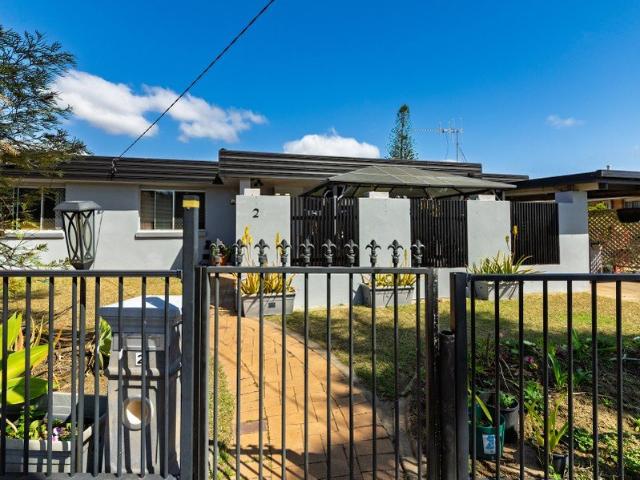 FAMILY HOME WITH MULTIPLE LIVING AREAS 604m²