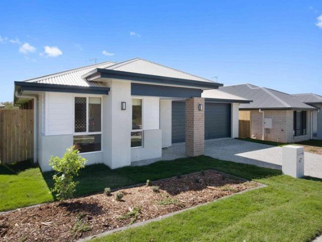 Family home with modern appliances in heart or Flagstone