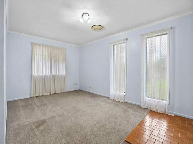 Comfortable Home with Garden & Ducted Air Conditioning