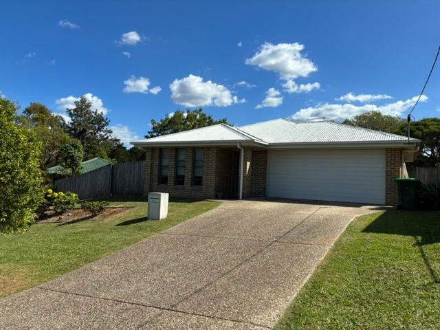 FAMILY HOME WITH ALL YOU NEED SPACEIOUS LOT 498SQM OF ROOM TO RUN