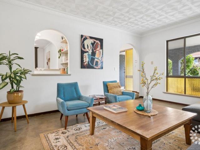 Family Home with Character, Comfort and Style in a Quiet Cul de Sac