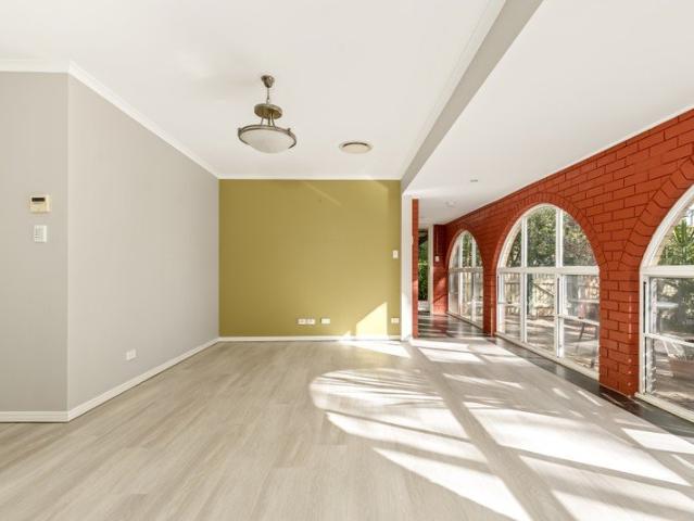 Family Home With Ducted Air Conditioning and Pool