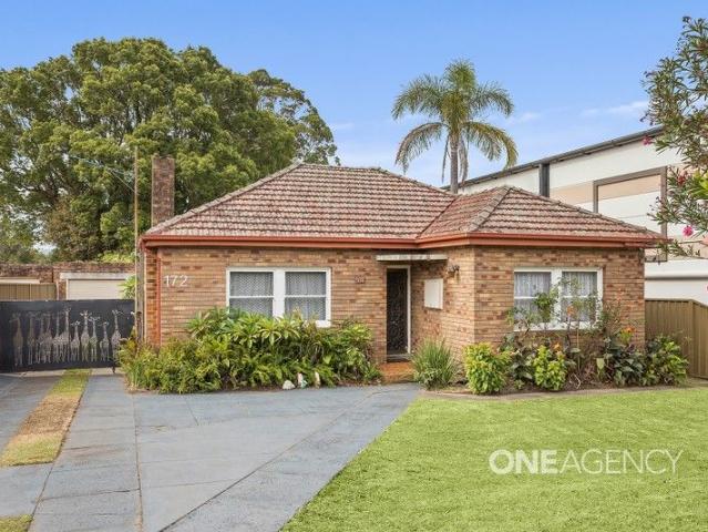 FAMILY HOME WITH DEVELOPMENT POTENTIAL