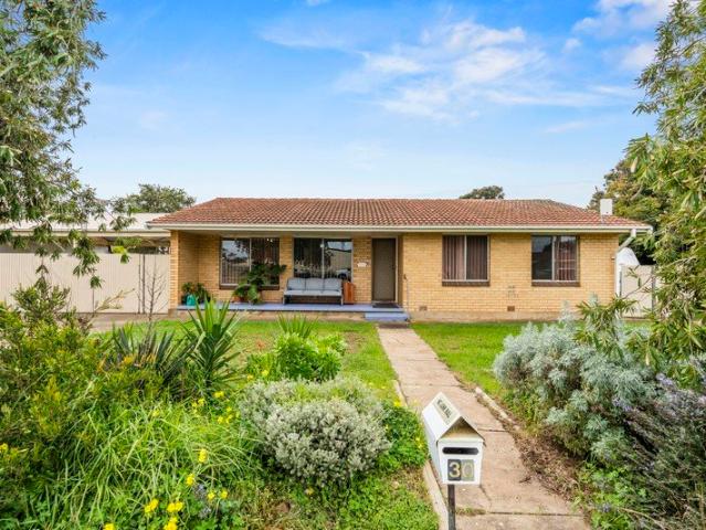 Family Home with Double Access
