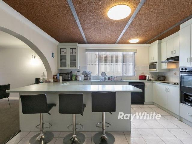 Buy both a home and a business in one freehold property!