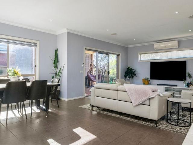 Family Home with Exclusive Botanica Springs Leisure Centre Access