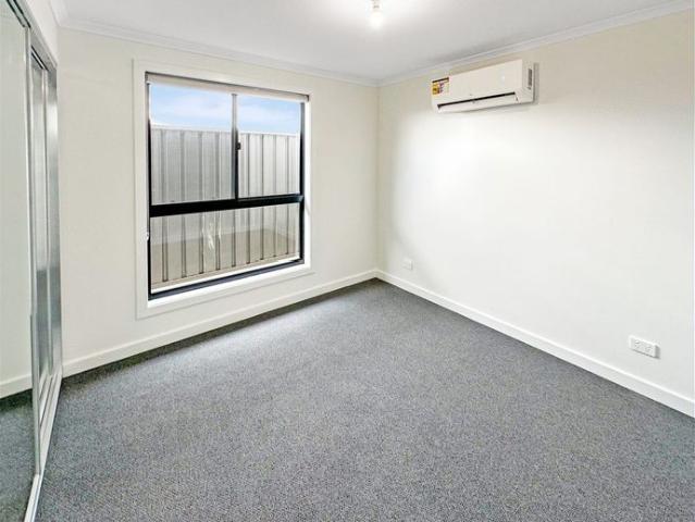 Family Home with Flexible Living in Munno Para Downs!