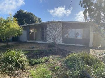 Family home with good sized yards