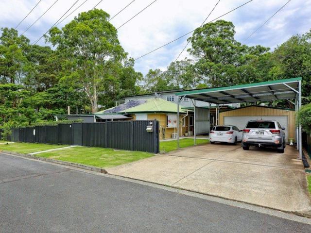 Family Home with Granny Flat on 911m2