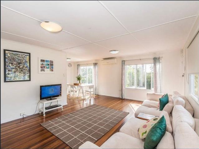 FAMILY HOME WITH GRANNY FLAT