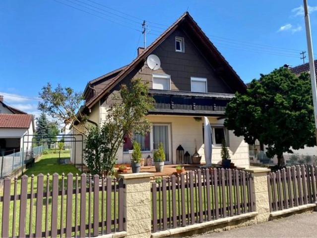 Family home with huge garden 15 minutes to Panzer