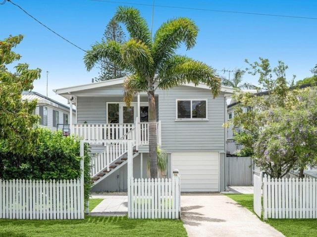 Family Home with Huge Entertainer's Deck & Secure Garage/Storage