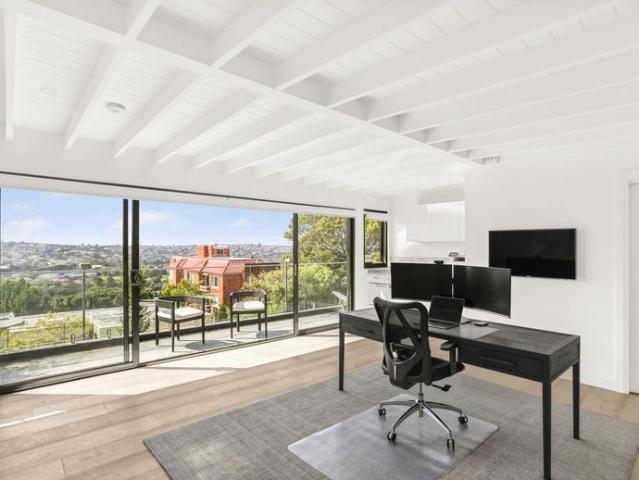 BELLEVUE HILL FAMILY HOME WITH HARBOUR VIEWS *10 MONTH LEASE