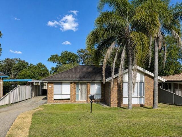 Family Home with Large Double Shed in Sought After Brightwaters