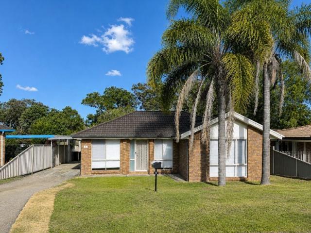 Family Home with Large Double Shed in Sought After Brightwaters