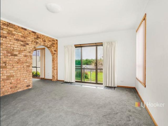 Family home with loads of extras