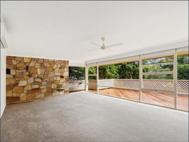 Family Home with Perfect In law Accommodation or Huge Home Office