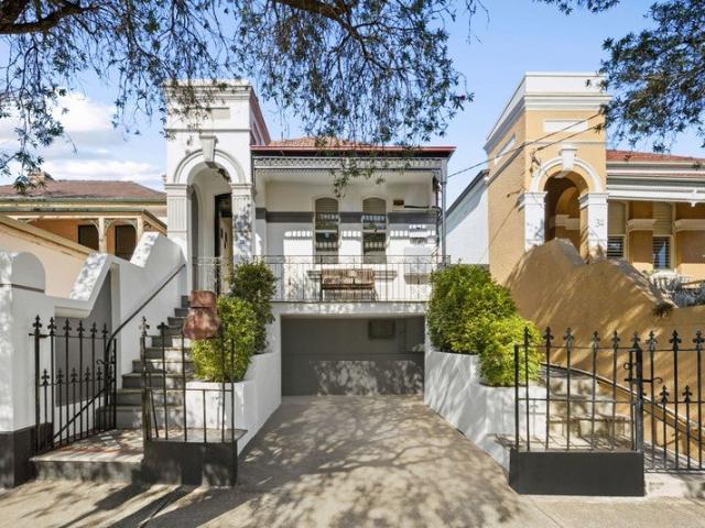 Family Home with Period Character, Parking & Multi Purpose Studio