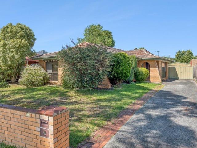 Family Home with Plenty of Outdoor Space and Parking
