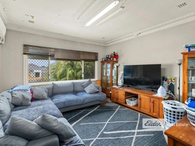 FAMILY HOME WITH POOL