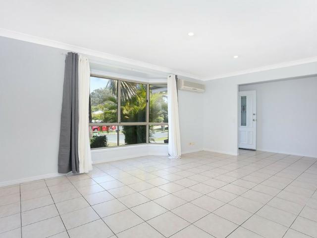 FAMILY HOME WITH POOL