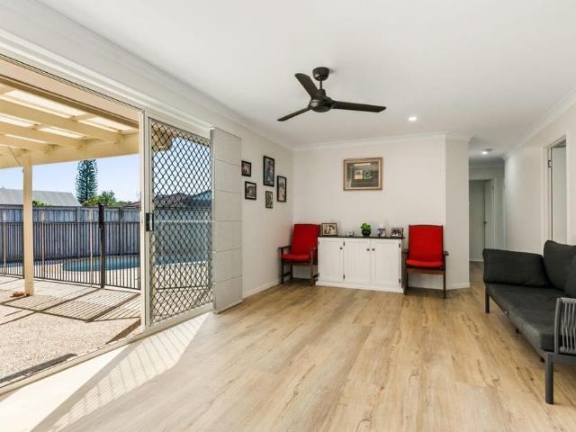 Family Home with Pool Close to Beach