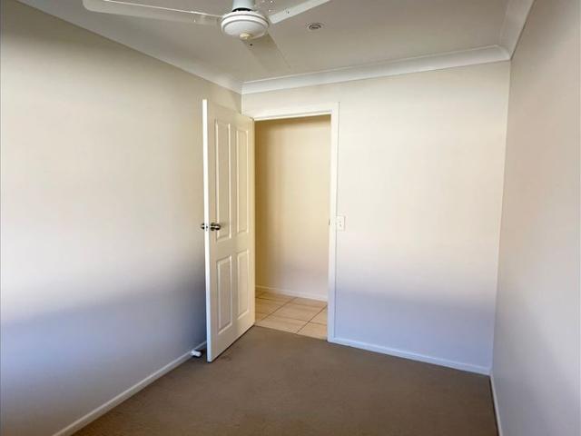 FAMILY HOME WITH POOL, CLOSE TO BROADWATER