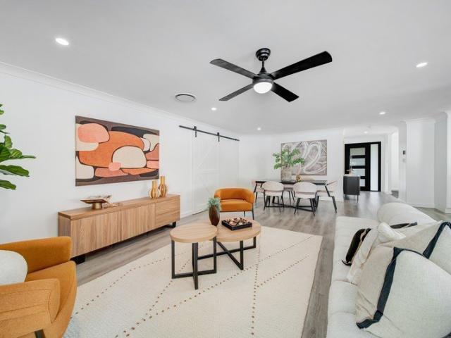 Family Home with Pool in Mountain Creek School Catchment