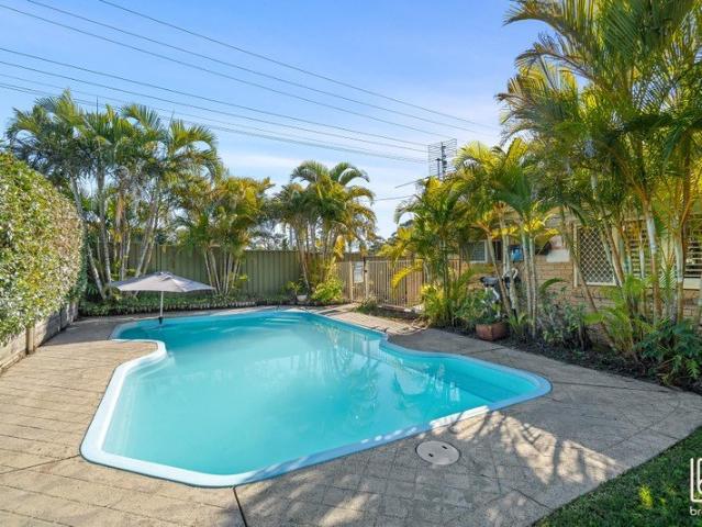 Family Home with Pool, Multiple Living Areas & A Great Central Location