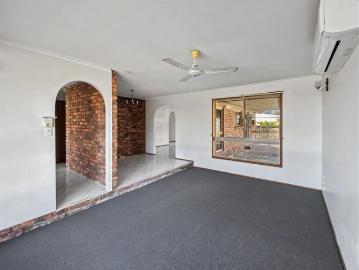 Family Home with Pool, Shed & Large Yard