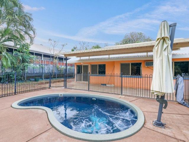 Family Home with Pool, Shed & Plenty of Space!