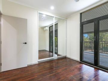 FAMILY HOME WITH POOL + SPLIT‑POWER FOR THREE DWELLINGS