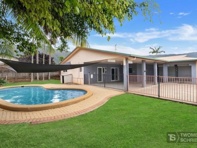 Family Home with Pool & Two Living Areas