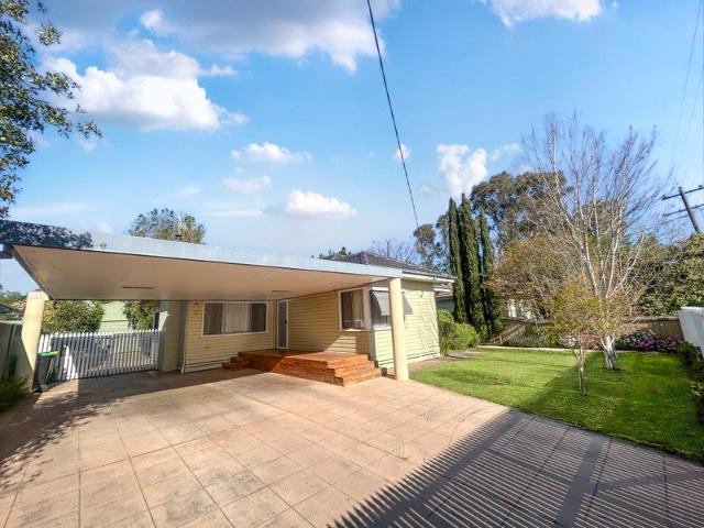 Family Home with Stunning Gardens & Great Shedding!