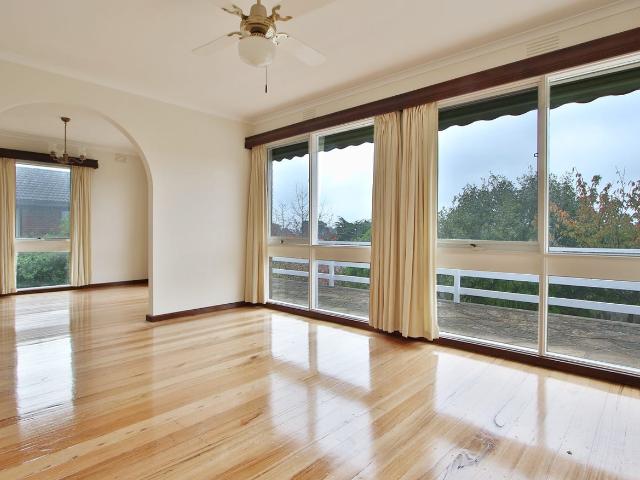 Family Home with Stunning View zoned to East Doncaster Secondary College
