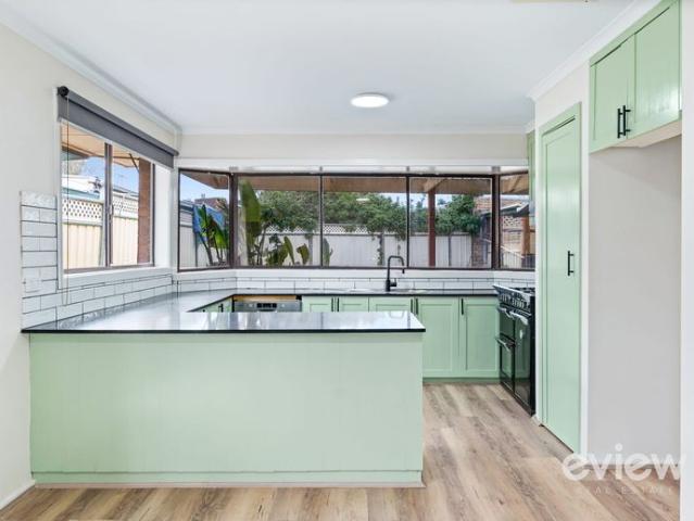 Family Home with Separate Studio in Werribee!