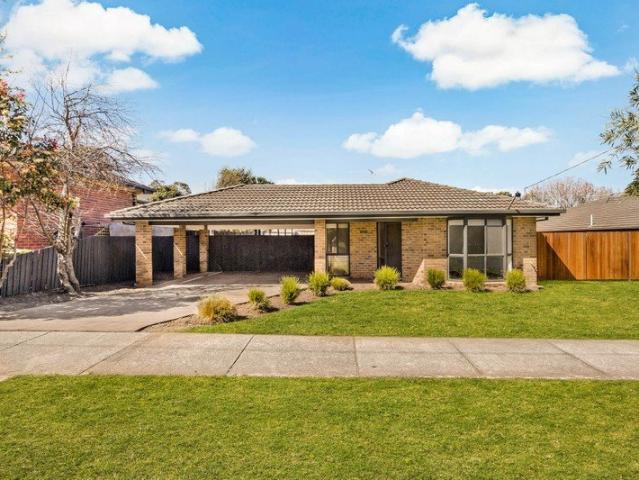 Family Home with Side Access & Outdoor Entertaining