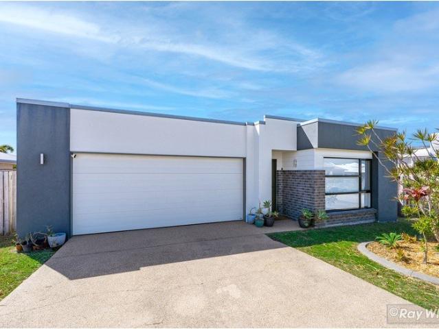Family Home with Space to Spread Out in Hidden Valley