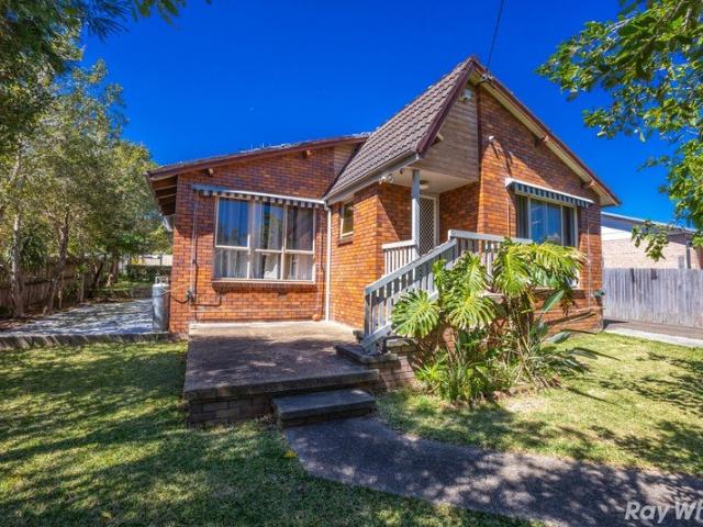 FAMILY HOME WITH SPACIOUS SHED!