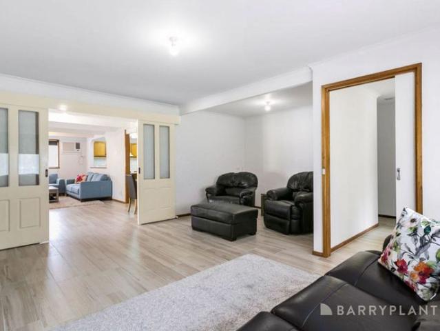 Family Home with 2 Living Areas