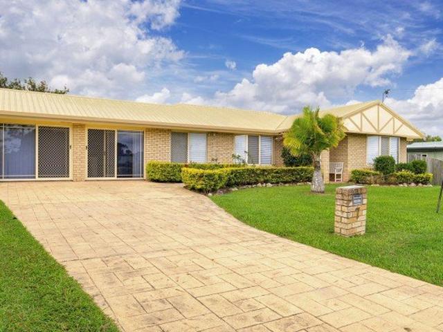 Family Home With 3 Bay Shed