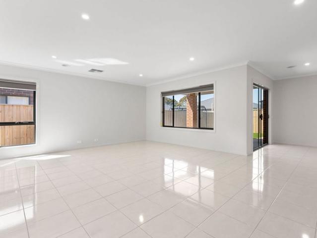Family Home with 3 Living Areas